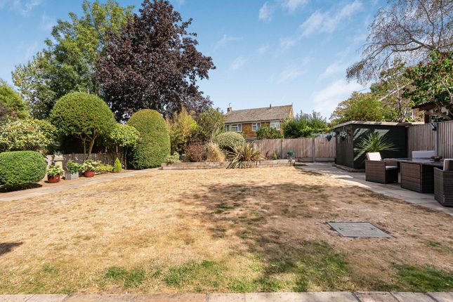 2 Wain Close, Potters Bar photo 3