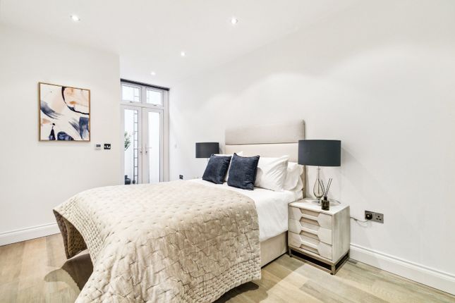 Terraced house for sale in Wisley Road, London
