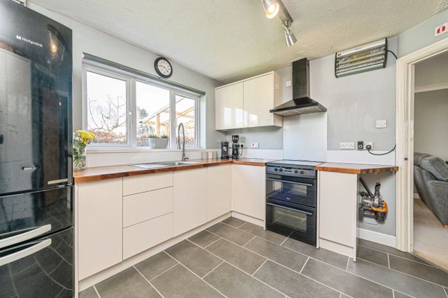 45, Dunbottle Way, Mirfield photo 4