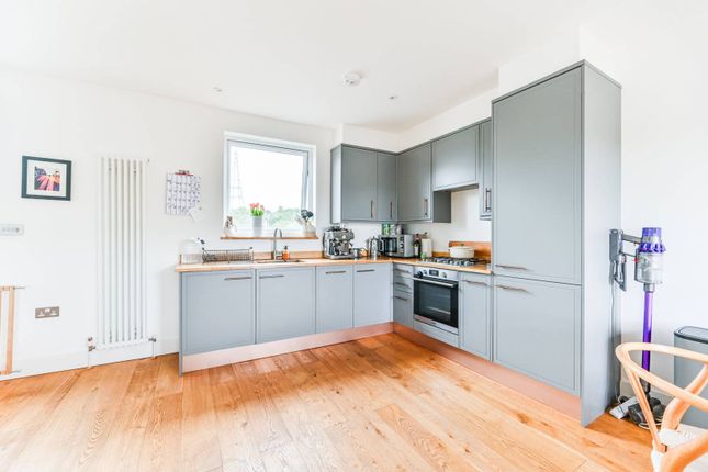 Flat for sale in Gipsy Hill, Crystal Palace, London