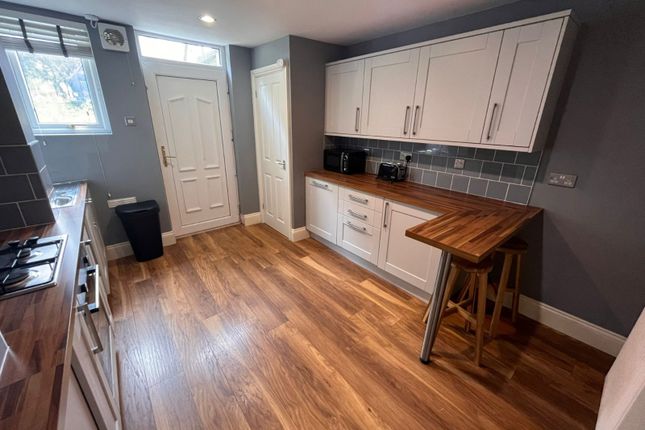 33a, Cardigan Road, Leeds photo 3