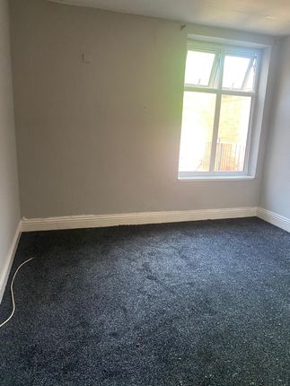 Town house to rent in East Park Road, Leicester