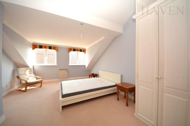 Flat for sale in Coachmans Lodge, North Finchley
