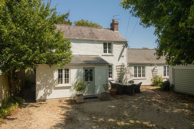 Yewdene-Cottage-1_Ea37-7Bf4-336F-A7c5-0292-2E32-F6
