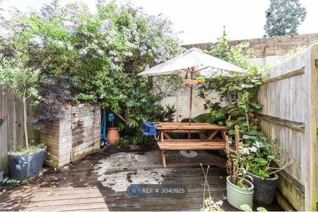 Henry Tate Mews, London photo 5