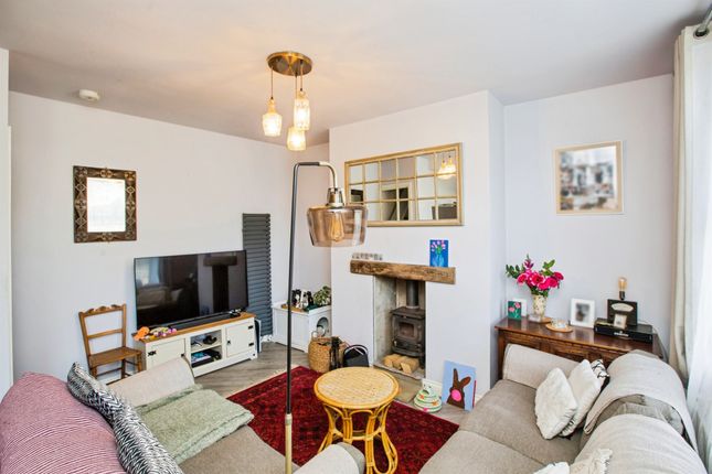 2, Mabel Street, Mytholmroyd photo 3