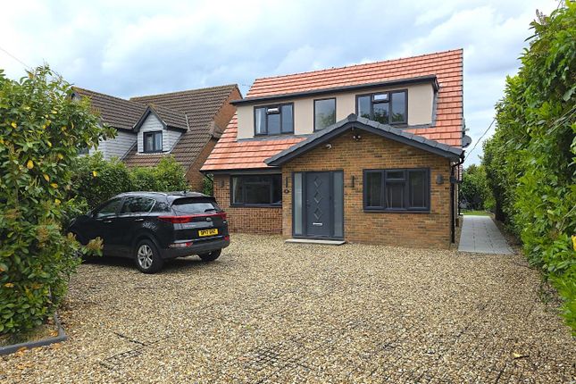 40, Wick Beech Avenue, Wickford photo 2