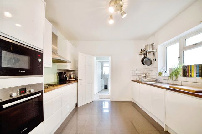 Flat for sale in Cornwall Road, London