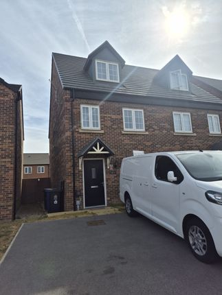 4, Hurrier Grove, New Rossington, Doncaster photo 2