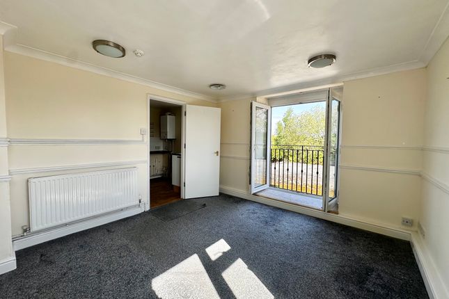 Flat to rent in Queens Street Close, March