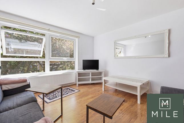 15 Pennyford Court, Henderson Drive, London photo 4
