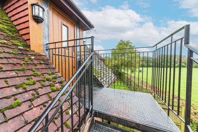 The Flat, Amberlea, New Mill Road Eversley, Hook photo 2