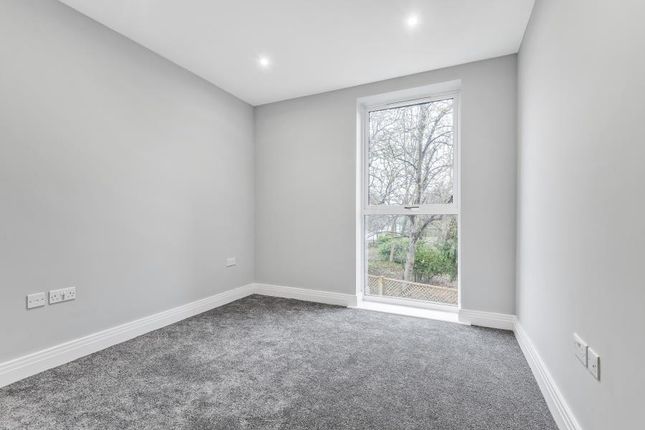 Flat 8, Tamarind House 653-659, Uxbridge Road, Pinner photo 4