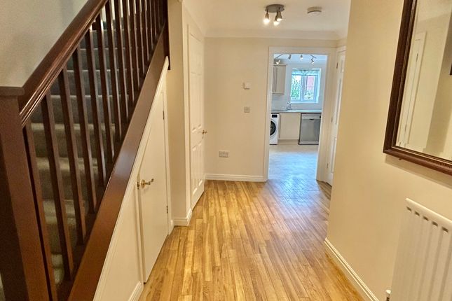 14, Fleming Way, Exeter photo 4