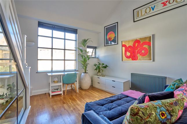 18, Independent Place, London photo 4