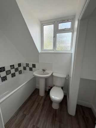 6a, Eastgate, Banstead photo 4