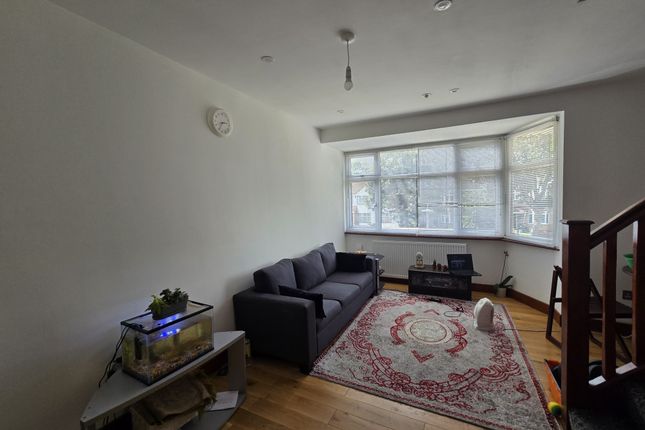 210B , Hounslow Road, Feltham photo 2
