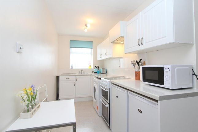 3, Dane Court, ST ALBANS photo 2