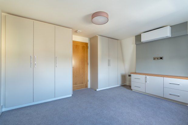 Property to rent in Oakfield Place, Bristol