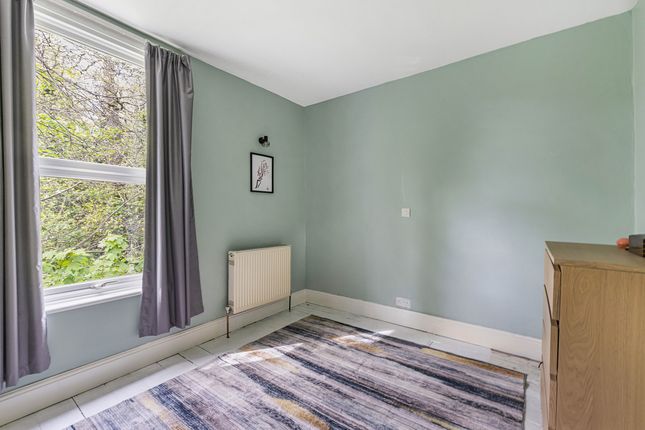 End terrace house for sale in Glendale Road, Erith