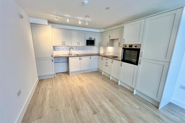 58 Green Meadows, Colwell Road, Freshwater photo 2