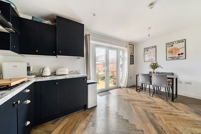 3 Burns Road, Bedford photo 2