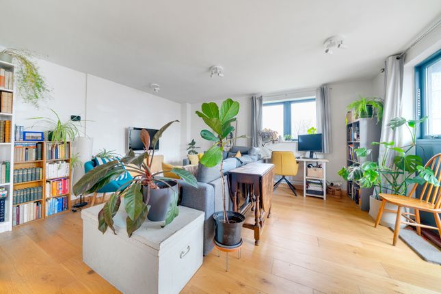 Thumbnail Flat to rent in 12 Kenninghall Road, Hackney, London