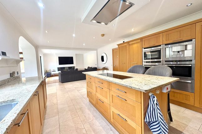 7, Cysgod Y Llan, Llanelli photo 4