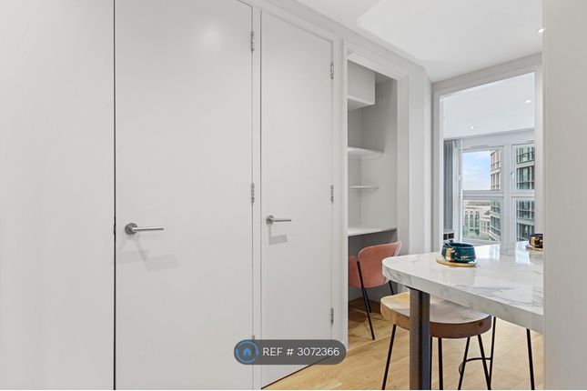 Flat, New Providence Wharf Fairmont Avenue, London photo 2
