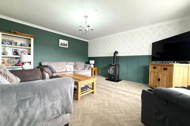 9 Llys Pen Bryn, Aberdare photo 2