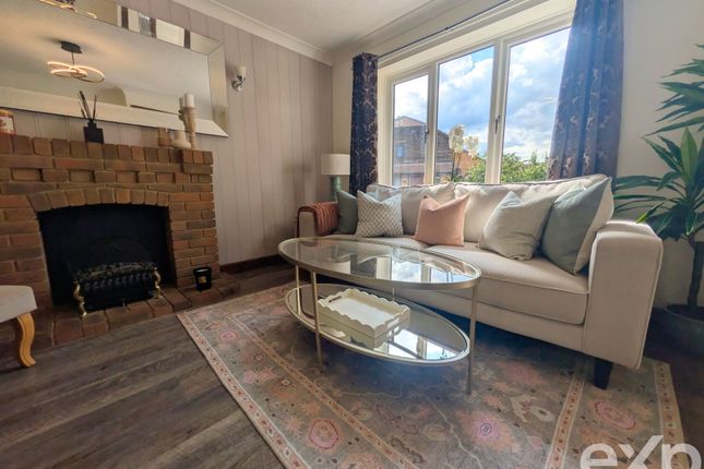 59, Murrain Drive, Maidstone photo 2