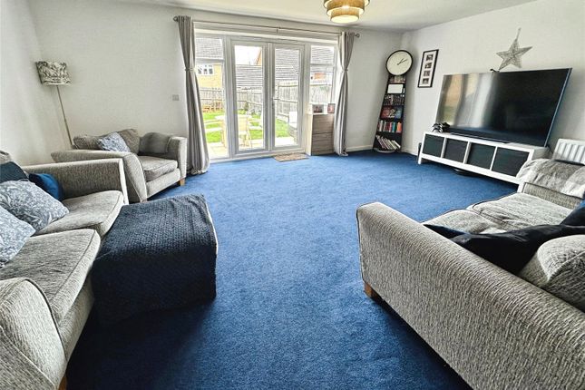10, Glasspool Road, Wokingham photo 2