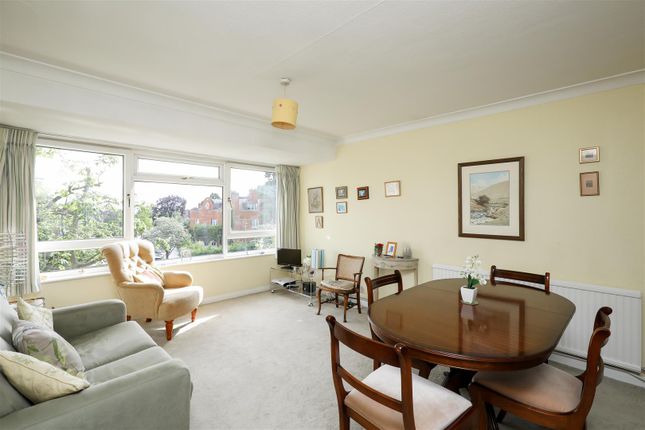 Thumbnail Property for sale in Vandyke Close, London