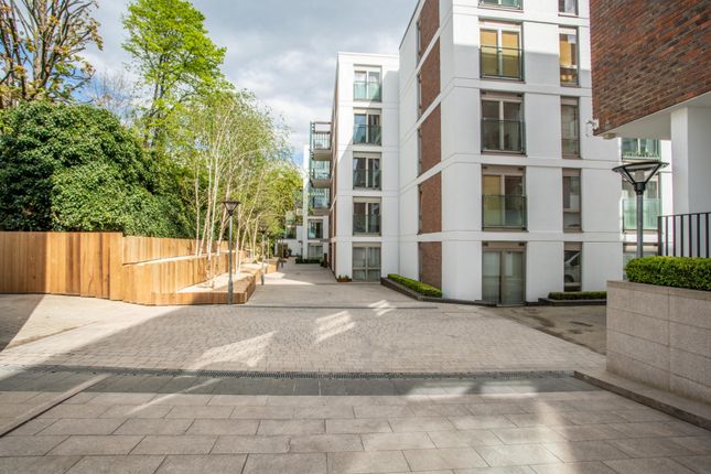 Flat to rent in Wingate Square, Clapham Common
