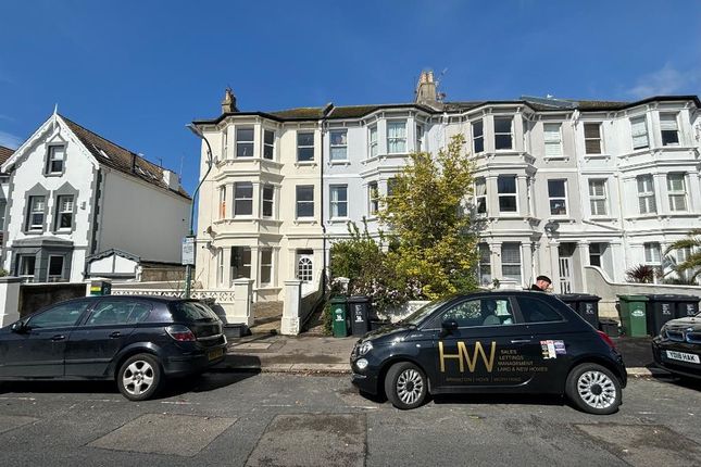 Thumbnail Flat to rent in Westbourne Gardens, Hove