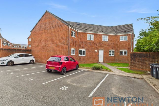 10 Windrush Close, Walsall photo 4