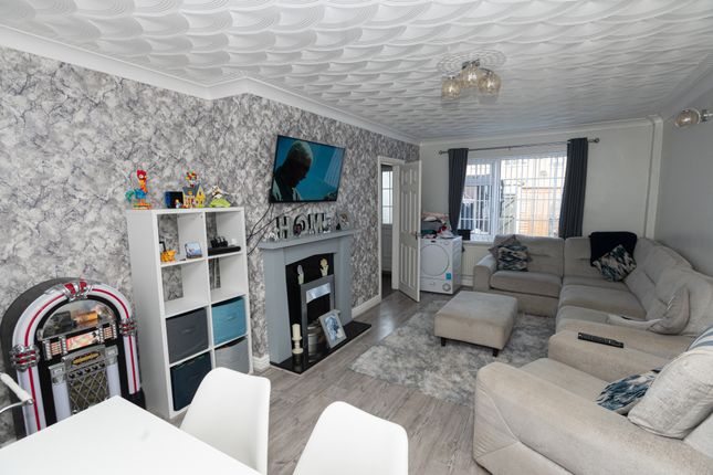 24, New Park Estate, Doncaster photo 2