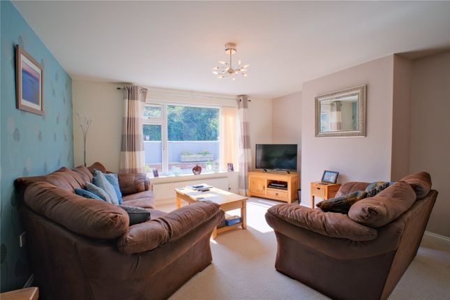7, Cherry Grove, Devon photo 3