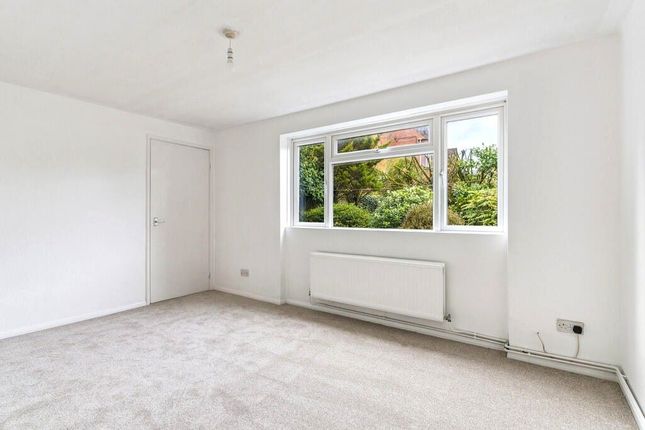 2 Reservoir Cottages, Love Lane, Abbots Langley photo 3
