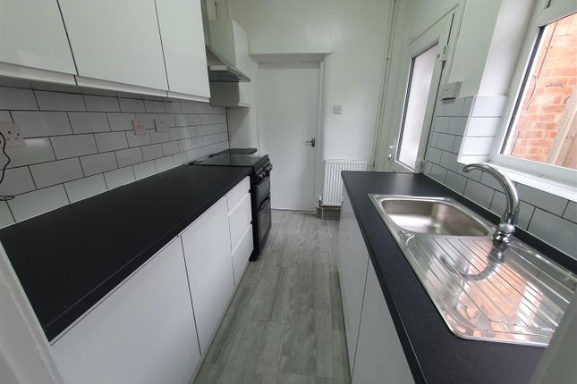 265, Swan Lane, Stoke photo 5