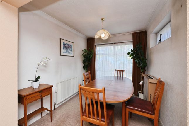 142, Stanstead Road, Hoddesdon photo 3