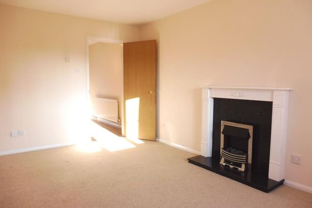 Semi-detached house to rent in Primrose Close, Lincoln