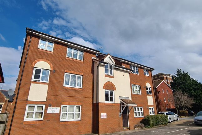 Thumbnail Flat to rent in Captains Place, Southampton, Hampshire