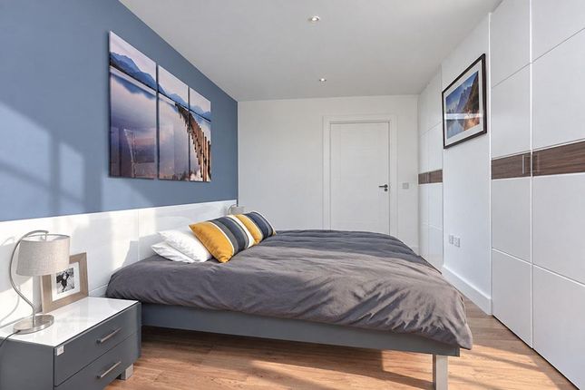 Apartment 56, 2, Alberts Court, Palgrave Gardens, London photo 4