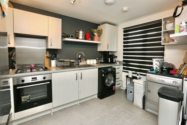 87, Glassfield Road, Whiteley photo 3