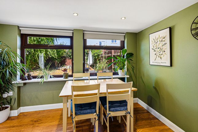 37 Treelawn Drive, Leigh-On-Sea photo 4