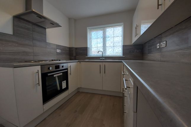 28 Milverton Green, Luton photo 3