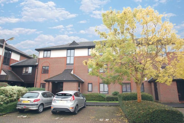 Flat to rent in Barnston Way, Hutton