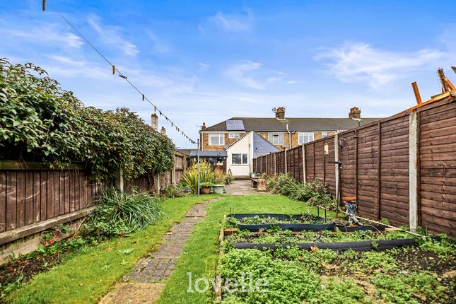 71, Yarborough Road, Grimsby photo 2