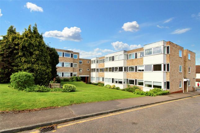 Thumbnail Flat for sale in Carlton Close, Upminster